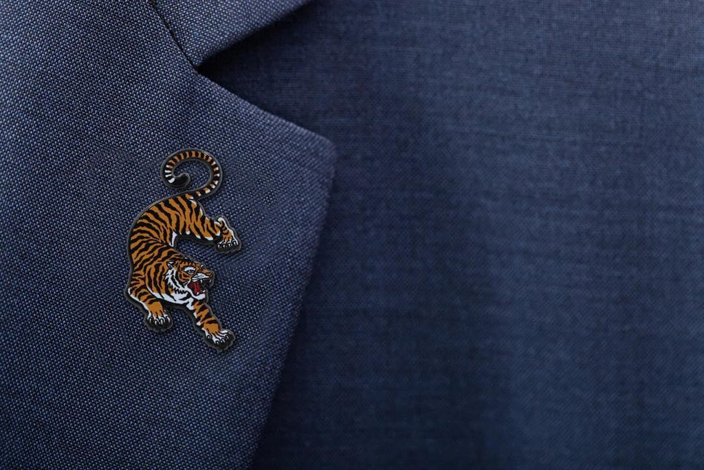REAL SIC Siberian Tiger Pin - Premium Gold Plated Enamel Pins, Zoo Souvenir Animal Lapel Pin for Fitted Outfits, Made of Metal Tiger Brooch for Backpacks Jacket Hats, Ideal for Wildlife Enthusiasts